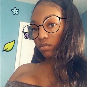 Meet your Posher, Ebony